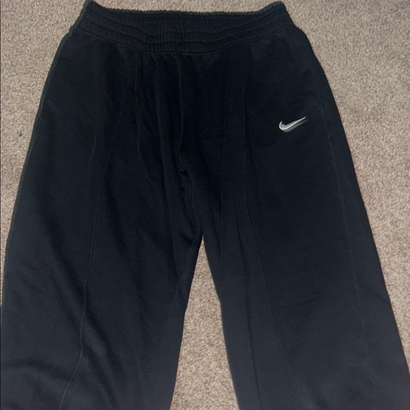 Black Nike Sweatpants - Picture 1 of 4